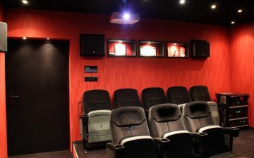 Триллер 2021: кинотеатры vs власти